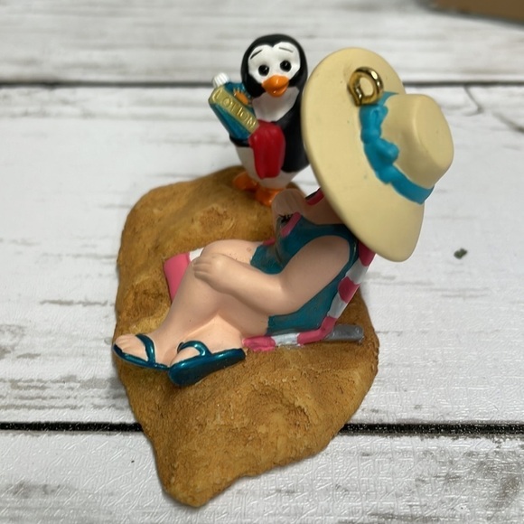 HALLMARK MRS CLAUS’S HOLIDAY 2000 Christmas ornament vintage - Picture 2 of 8